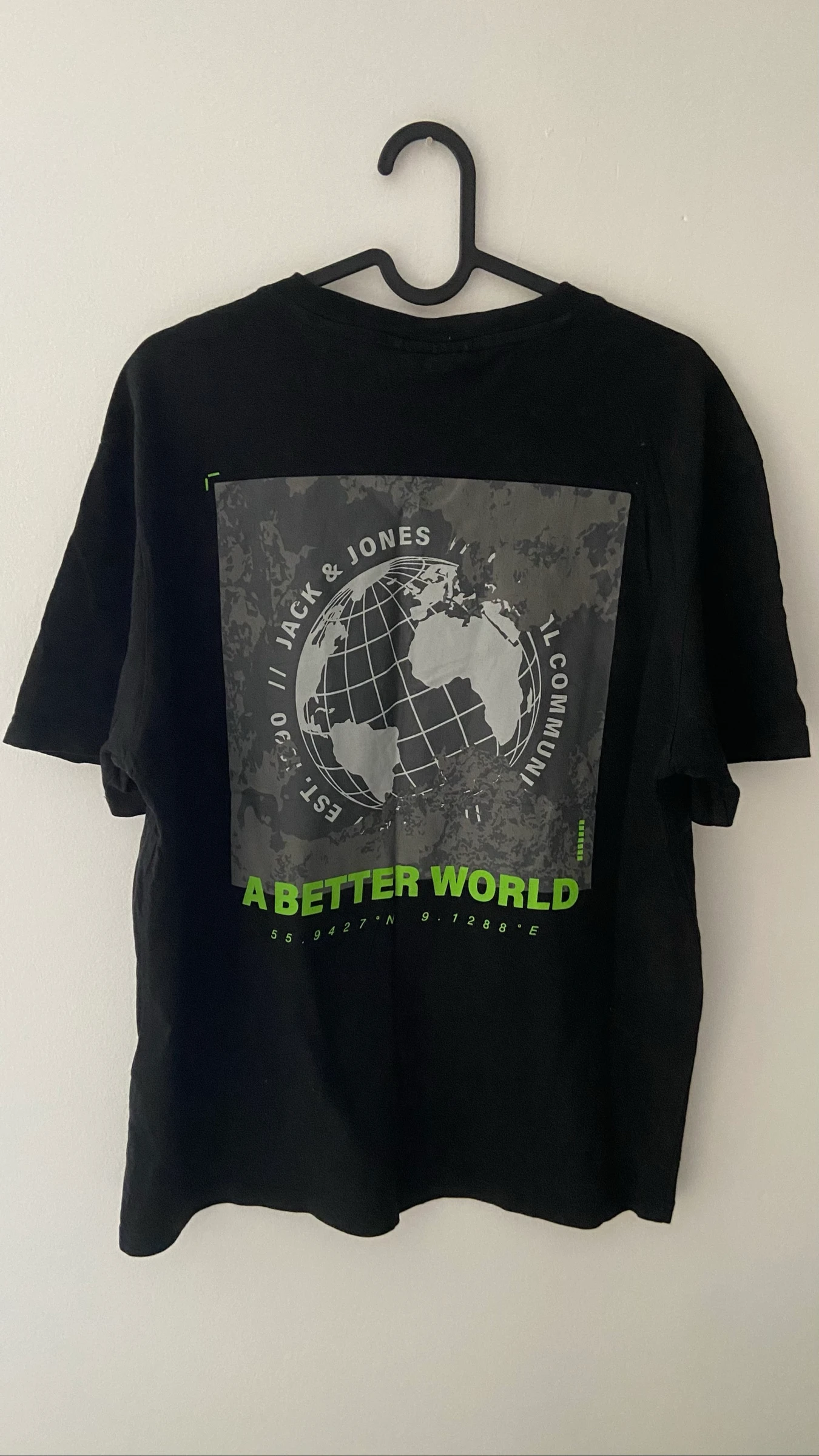 Camiseta preta com estampa nas costas Jack and Jone – photo 4